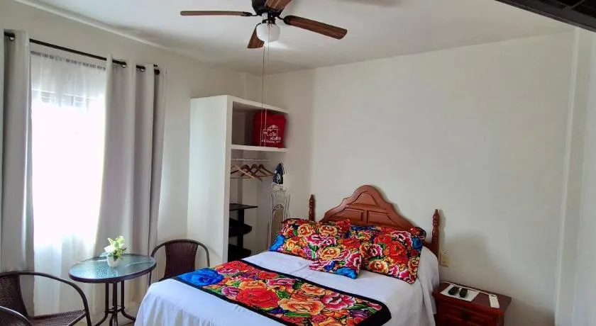 Hotel Catalina - Image 1