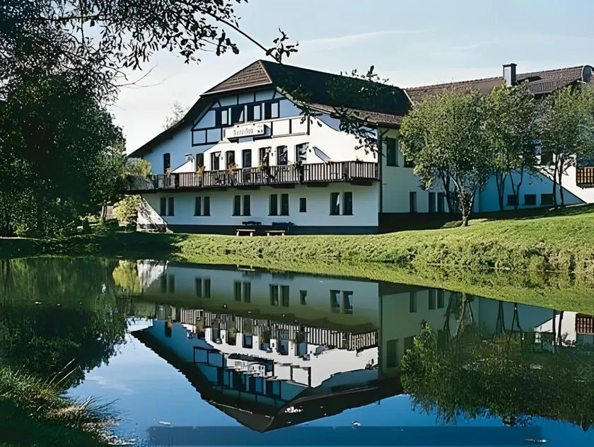 Hotel Burg Hof - Image 1