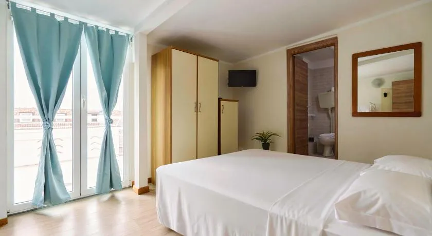 Hotel Dante - Image 1