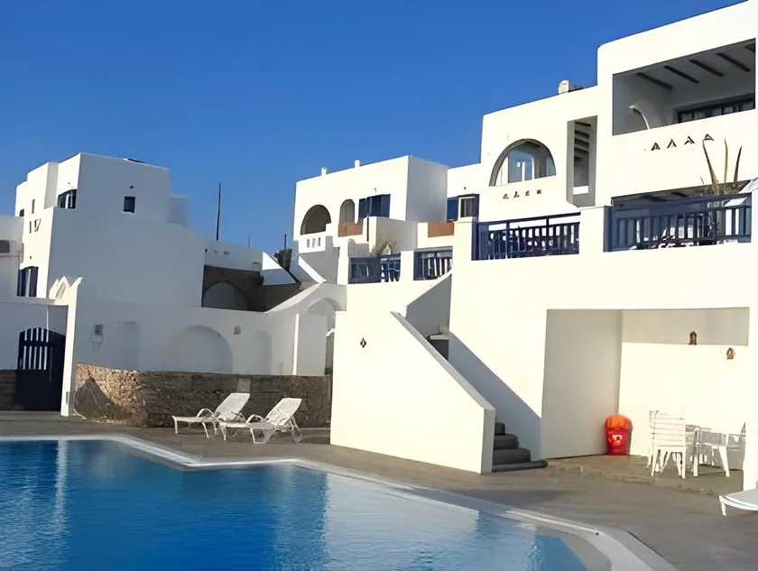 Rita's Place Hotel - Image 1