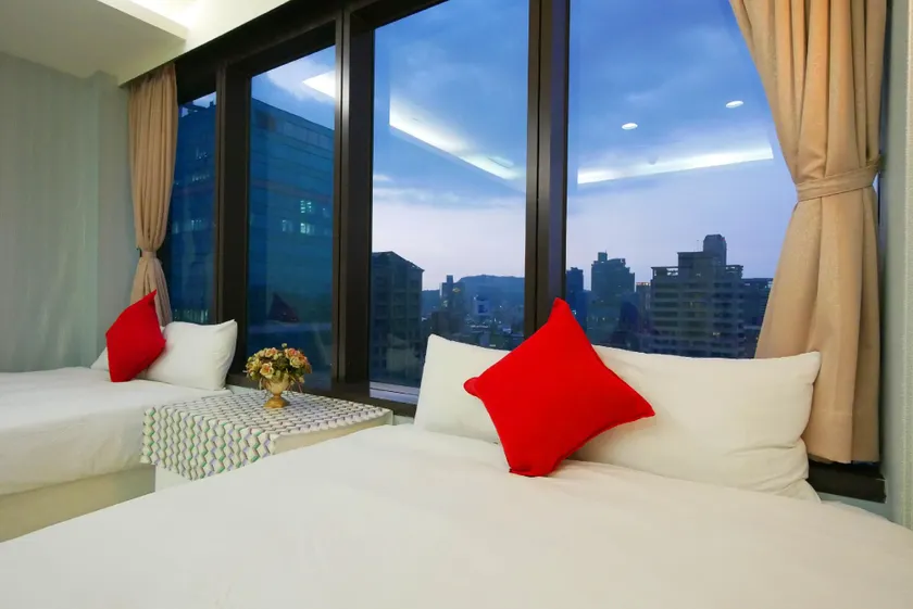 Kaohsiung Port Inn (高雄港商旅-希臘市景4人房) - Image 1