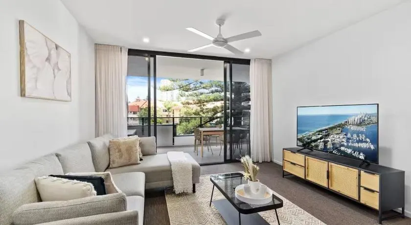 Vibrant 2BD Escape - Exhilarating Location! - Image 1