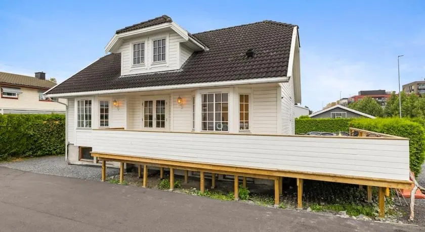 Sentral og fin enebolig i Lillestrøm - Image 1