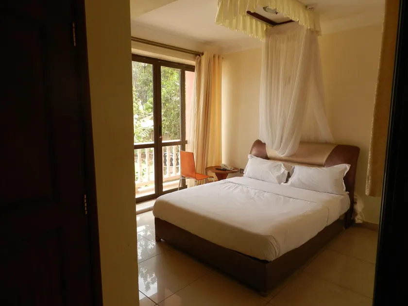 J-frigh Hotel - Image 1