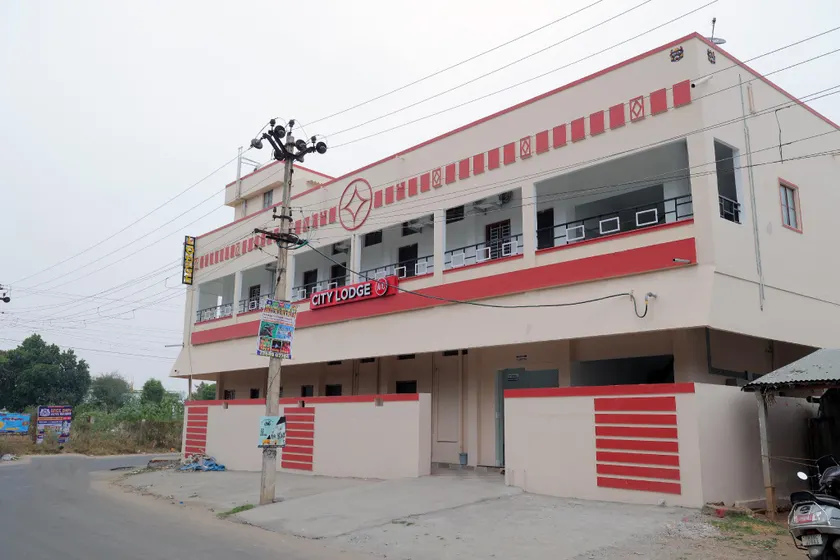 CITY LODGE - Image 1