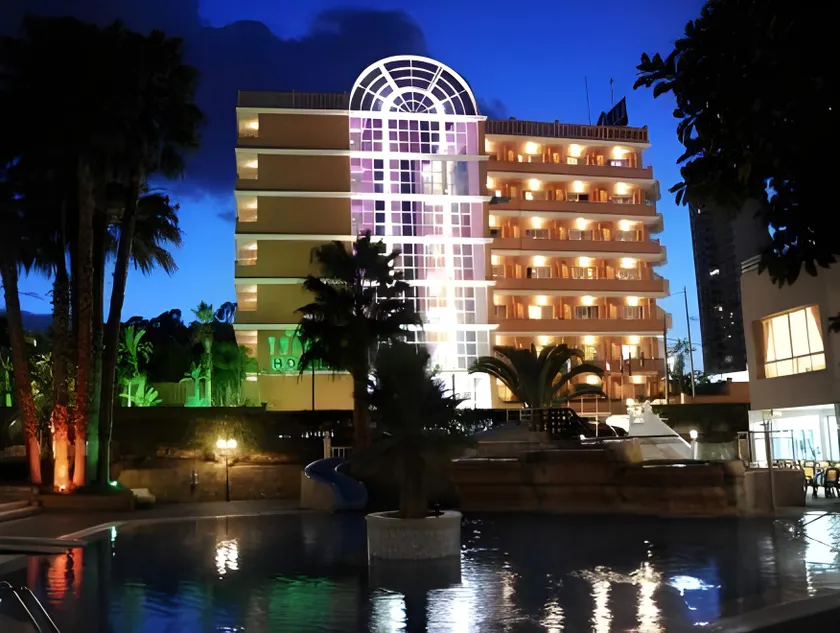 Hotel Tropic - Image 1