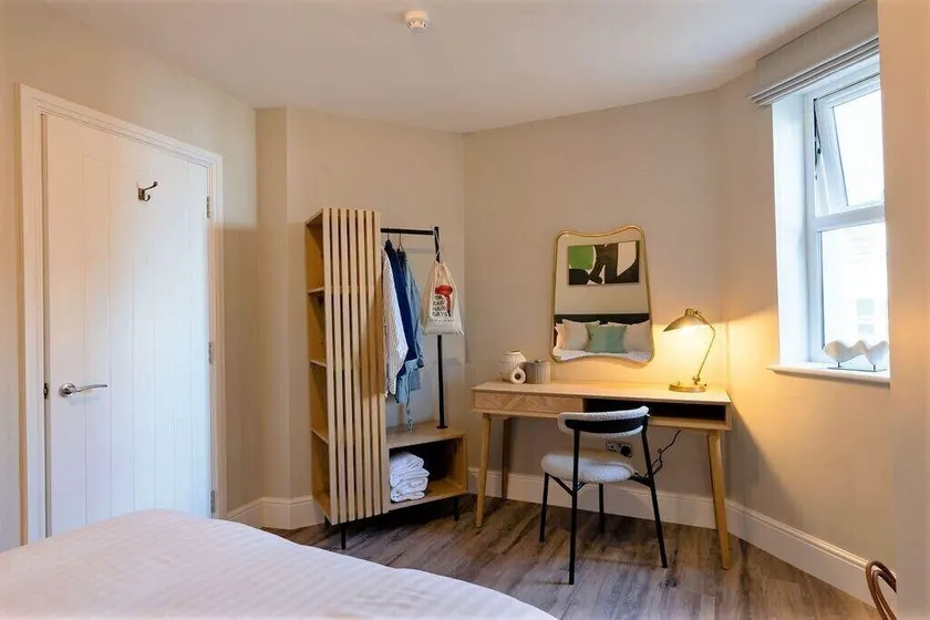 YourApartment - Wellington Place - Image 1