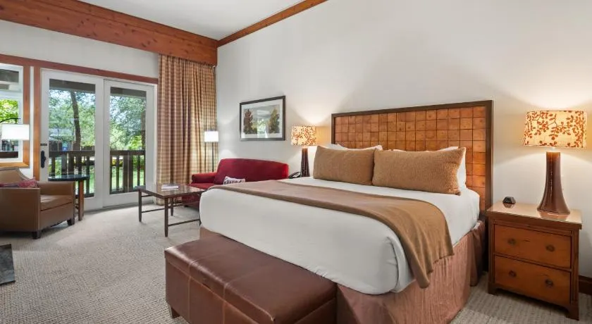 1116 Lodge At Spruce Peak Ski In Ski In Ski Out King Studio By Stowe Mountain Rentals - Image 1