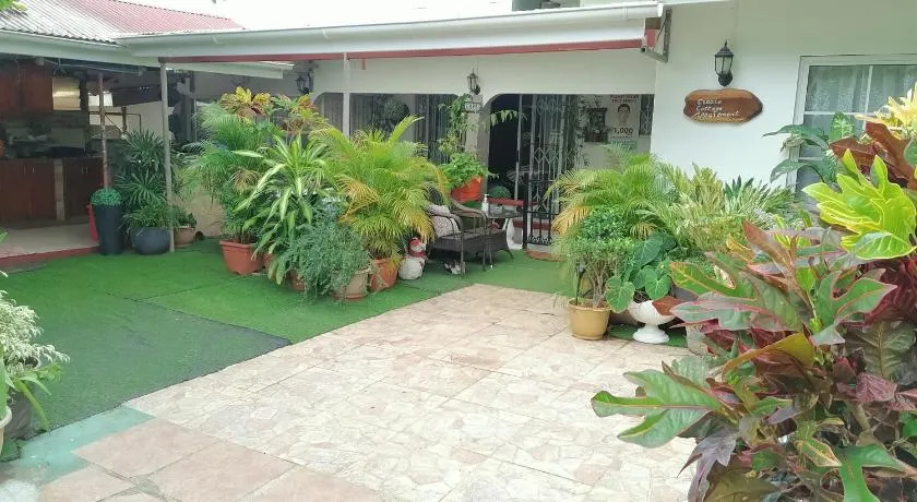 Creole Cottage Homestay - Image 1