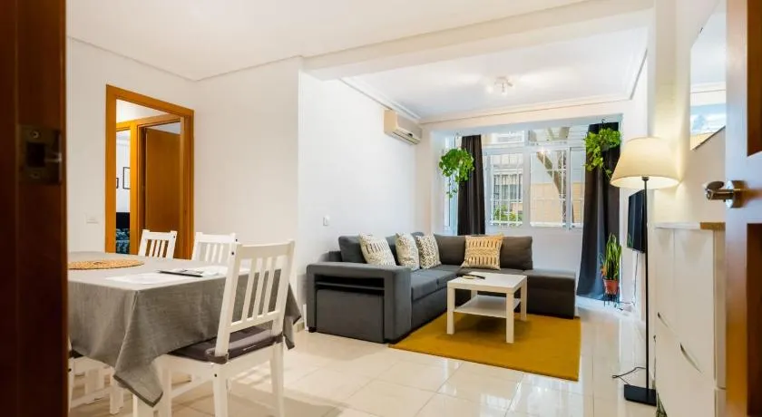 San Pagés 3BR Apartment - Image 1