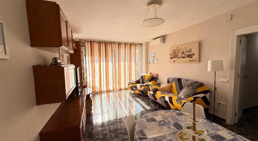 Apartamento 1 línea de playa + Parking! Salou - Image 1