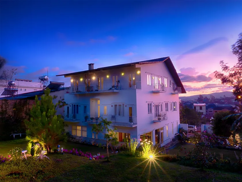 Lu Tan Residence - Image 1