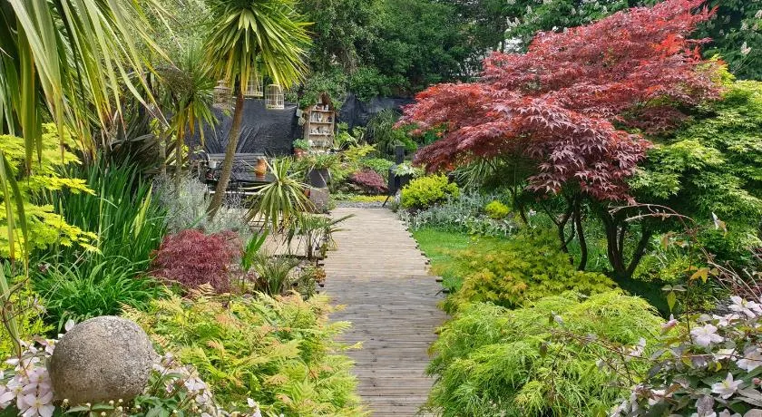Tropical Garden Oasis Rooms - Image 1