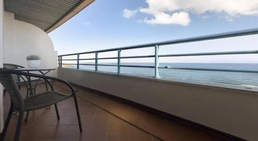 Apartamento Aguamarina 5C Primera Línea de Playa - Image 1
