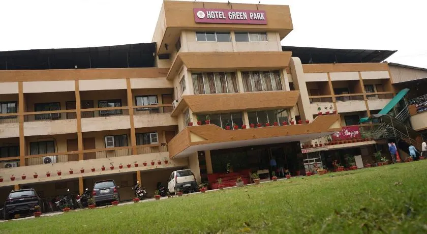 Hotel Green Park - Image 1