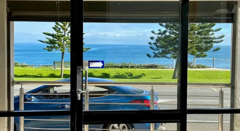 Ocean Beach Hotel - Image 1
