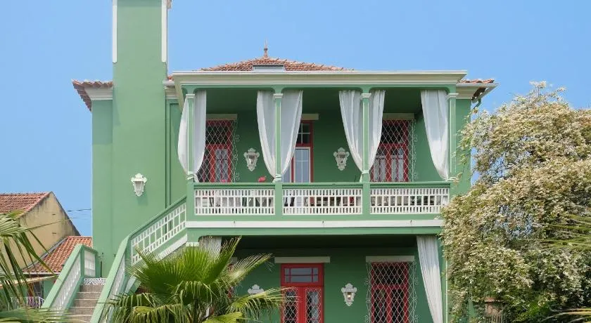 Vintage Balcony Guesthouse & Suites - Image 1