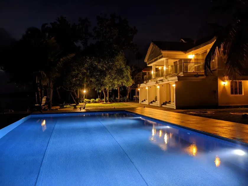 Riverview 6 bedroom Villa with infinity pool - Image 1