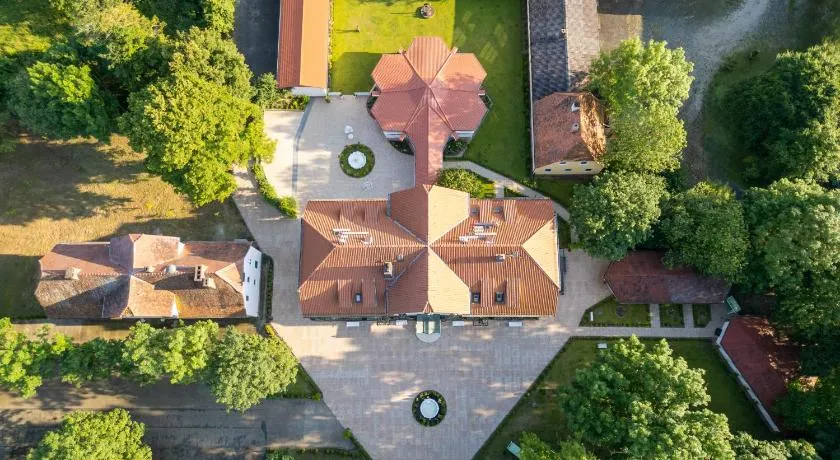 Schlosshotel Wilhelmsthal - Image 1