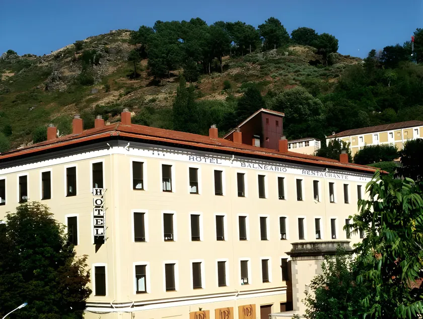 Gran Hotel Balneario - Image 1