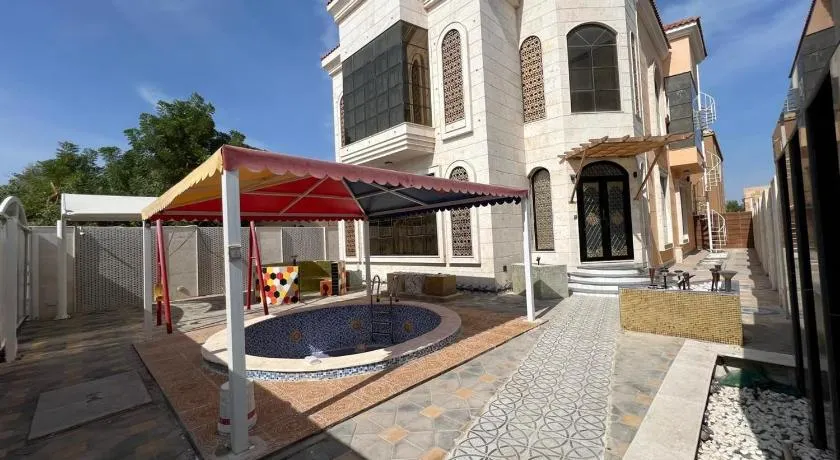Luxury 6 bedrooms villa with private swimming pool - Image 1