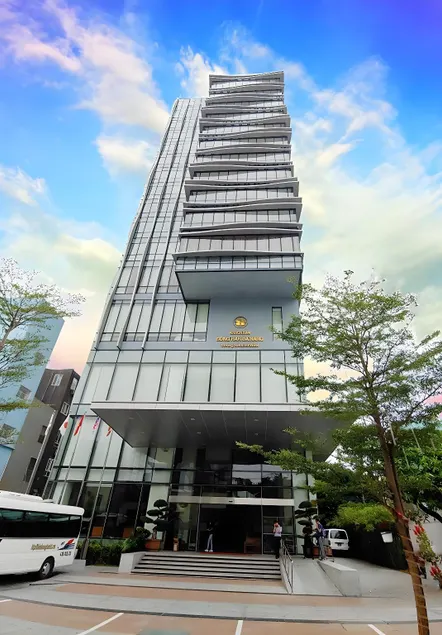 Da Nang Han River Hotel - Image 1