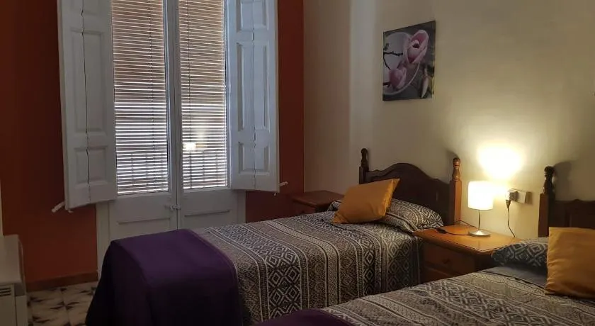 Piso romantico y espacioso - Image 1