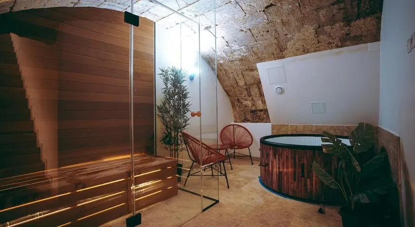 Spa du palais jacuzzi sauna - Rouen centre - free parking - Image 1
