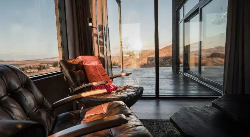 Black Diamond Villa - Image 1
