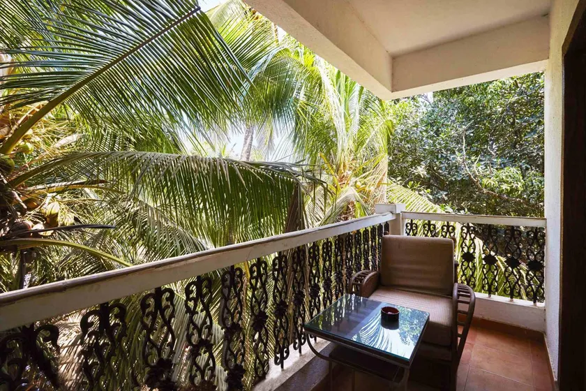 Camelot Beach Resort - Image 1