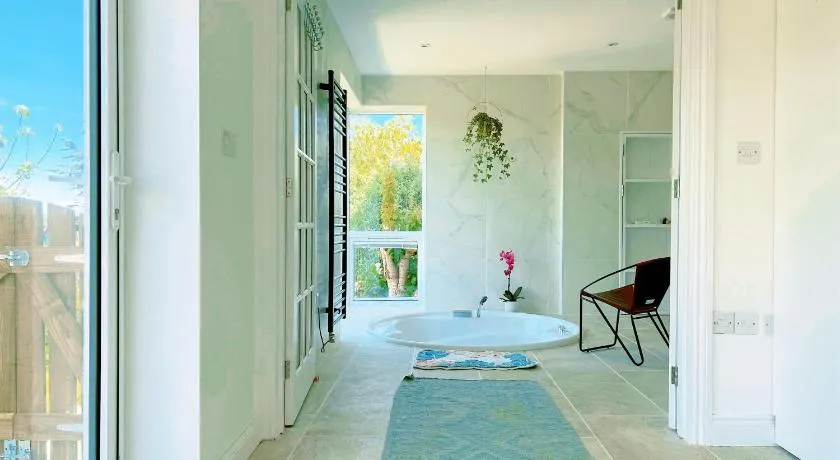 Shan Mu Inn Entire flat 2 bedrooms with terrace seaview - Image 1