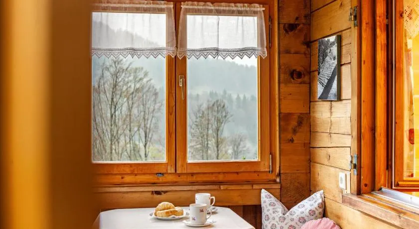 Casa de vacaciones \"Dünser\" con vistas a la montaña, en una ladera soleada - Image 1