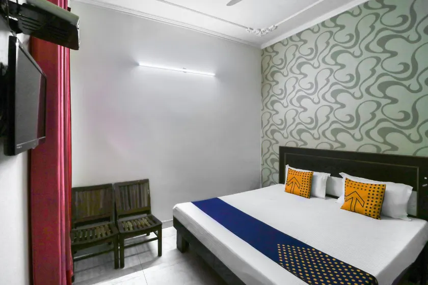 SPOT ON 66926 Hotel Sun Light - Image 1