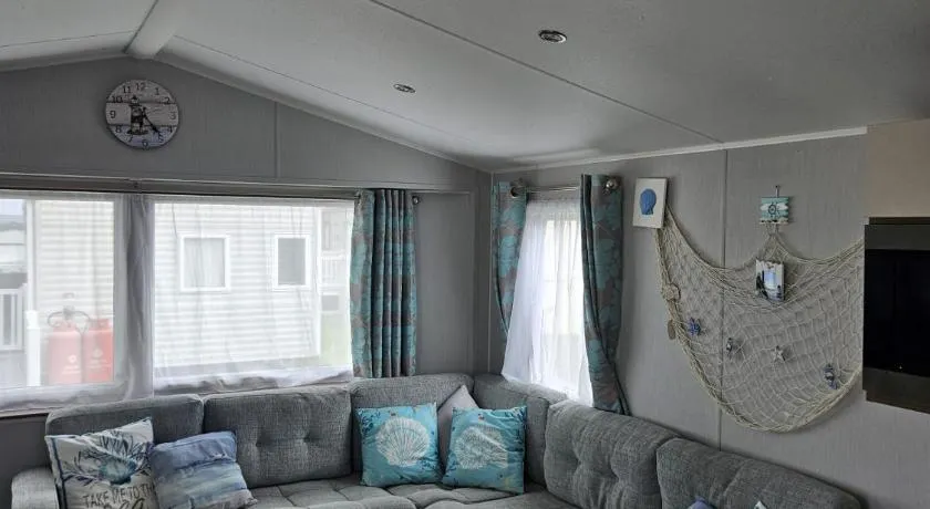 Haven Kent Coast Allhallows sleeps 8 - Image 1