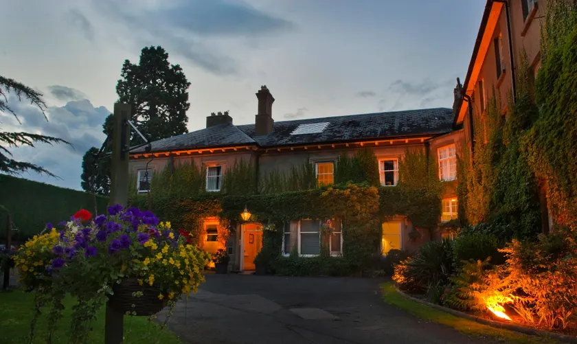 St Andrews Town Hotel - Image 1