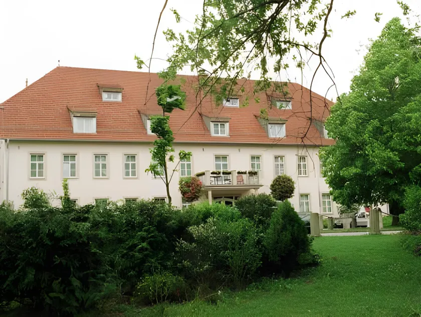 Hotel im Kavalierhaus - Image 1