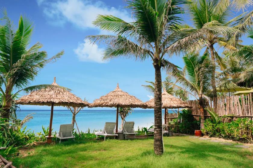 Cam An Beach Front Villa - 5BR - Image 1