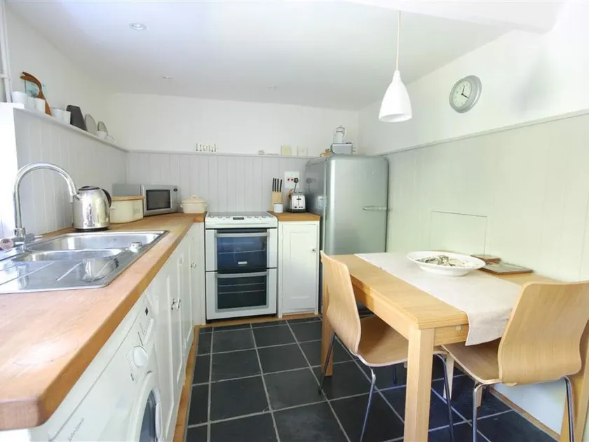 4 Church Terrace - Image 1