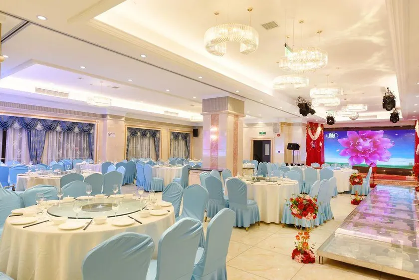 Yuhua International Hotel (Jiaoda Heqing Road) - Image 1