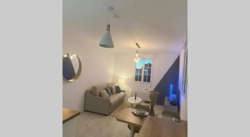 Studio cosy refait a neuf,au calme 5 min du centre - Image 1
