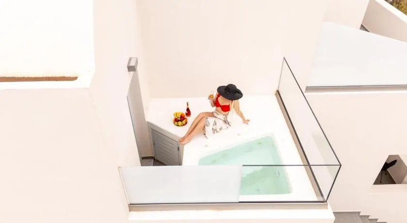 Stay Lux Suites - Image 1