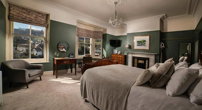 Riversdale House Bed & Breakfast - Image 1