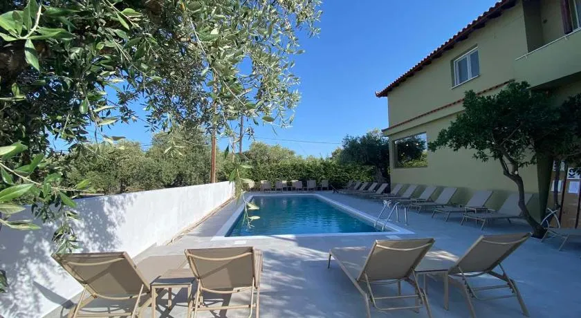Filippos Hotel - Image 1