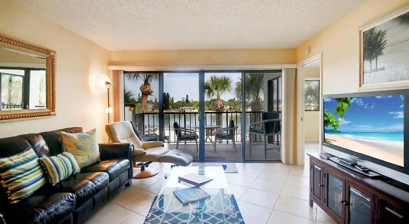 Land's End 1-304 Bay Front - Premier - Image 1