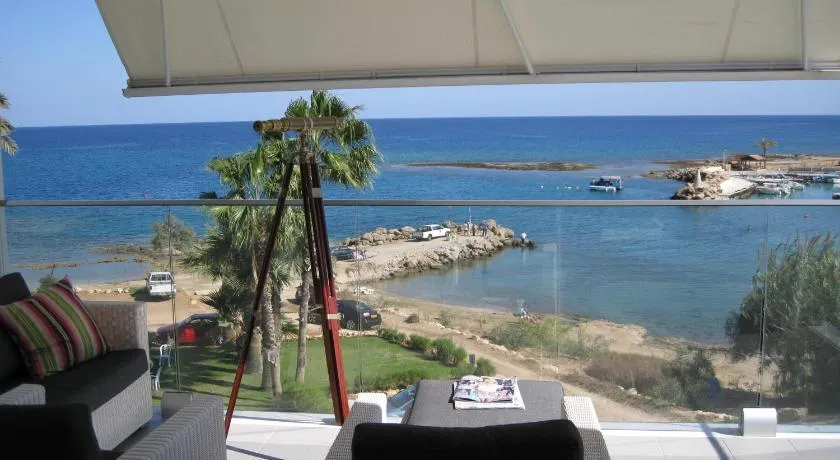 Trident Beach Apartment - Image 1