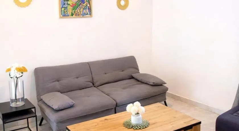 Appartement cosy & calme avec parking privé & terrasse - Image 1