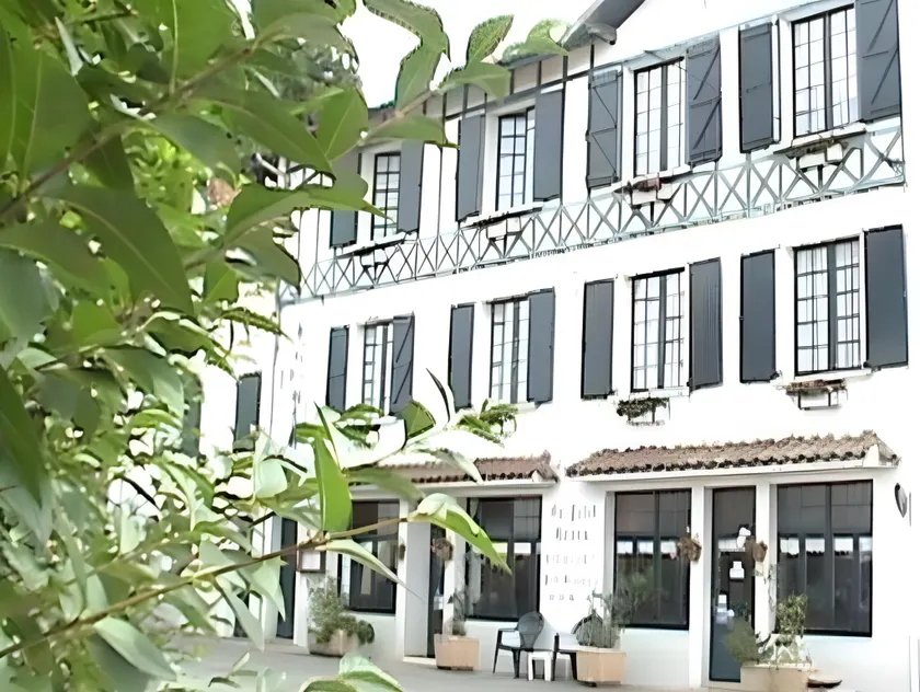 Hotel Au Petit Béarn - Image 1