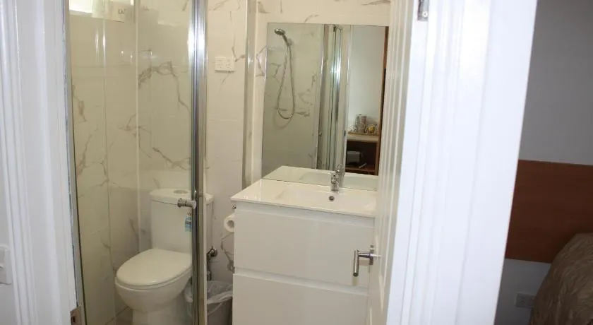Coburg Motor Inn - Image 1