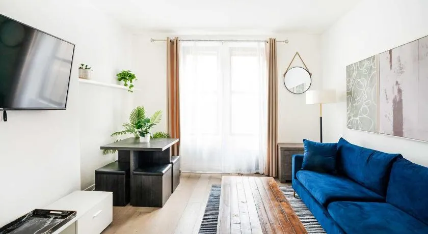 428-2W Newly Furnished Prime Location 2BR Sleeps 5 - Image 1