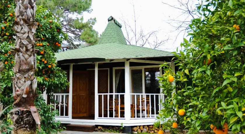 Arcadia Hotel - Image 1